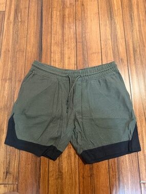 H&M Mens Medium Waffle Weave Vintage Athleisure Shorts P/N 05554156
